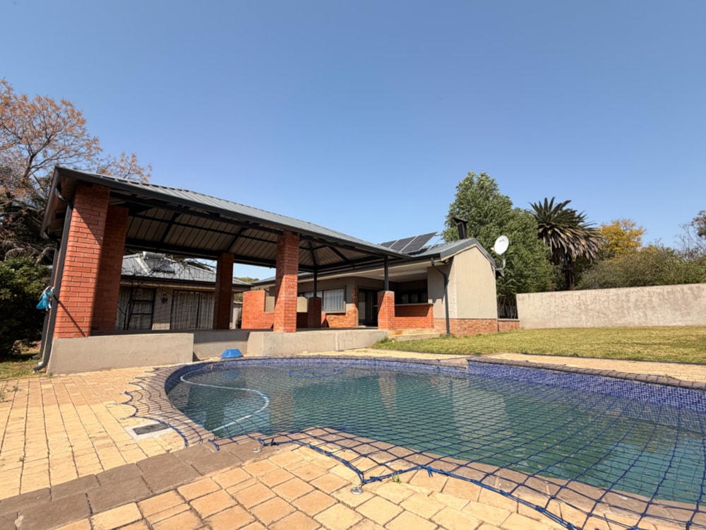 House for sale in Waverley, Bloemfontein - 1BX1750677