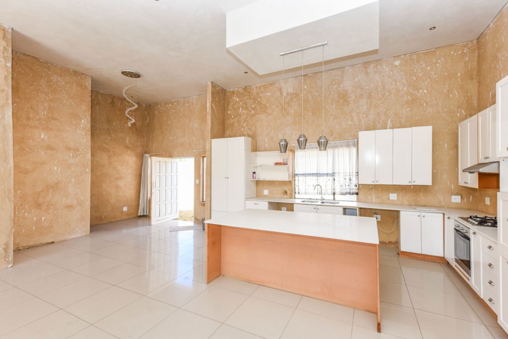 House for sale in Johannesburg North, Fourways Area - FW1749061 House for sale in Johannesburg North, Fourways Area - FW1749061