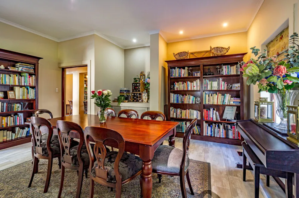 Security estate home for sale in Rome Glen - SW1750725