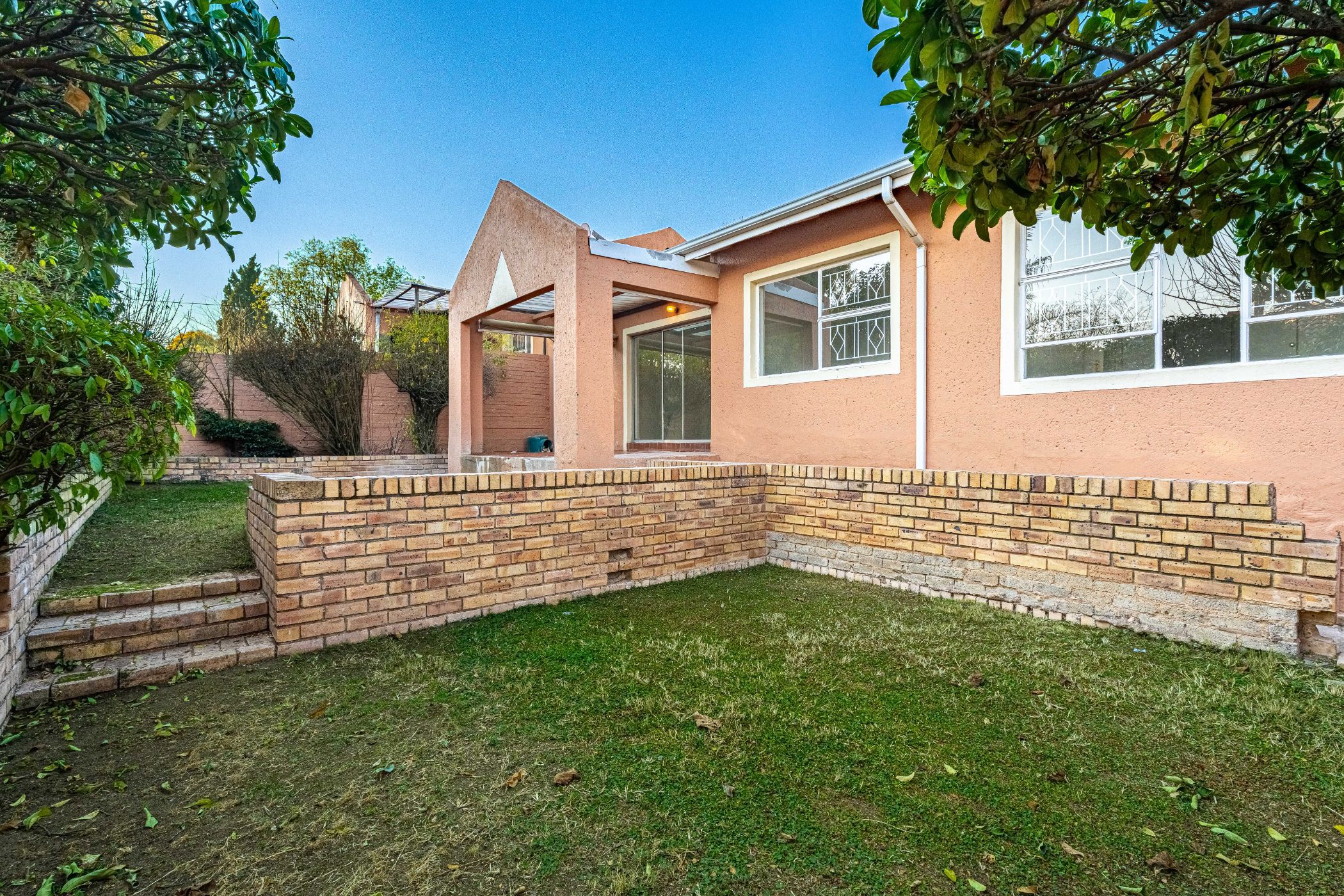 Townhouse for sale in Buccleuch - HP1748203