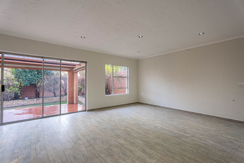 Townhouse for sale in Buccleuch - HP1748203