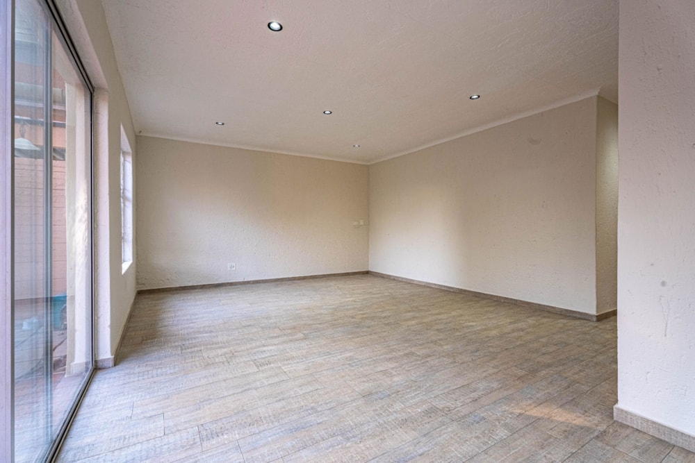 Townhouse for sale in Buccleuch - HP1748203