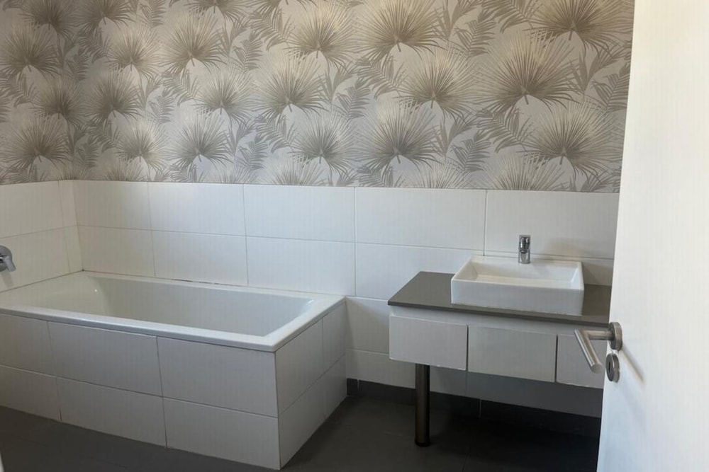 Apartment to rent in Umbogintwini - 1WB1749255 Apartment to rent in Umbogintwini - 1WB1749255