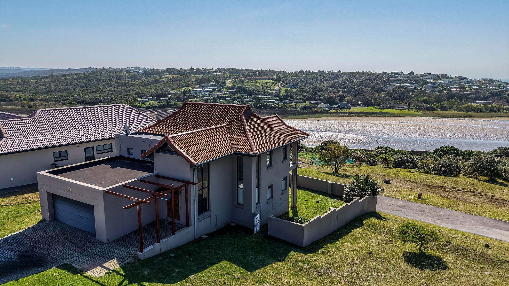 Double-storey house to rent in Glengariff - 1EZ1740126