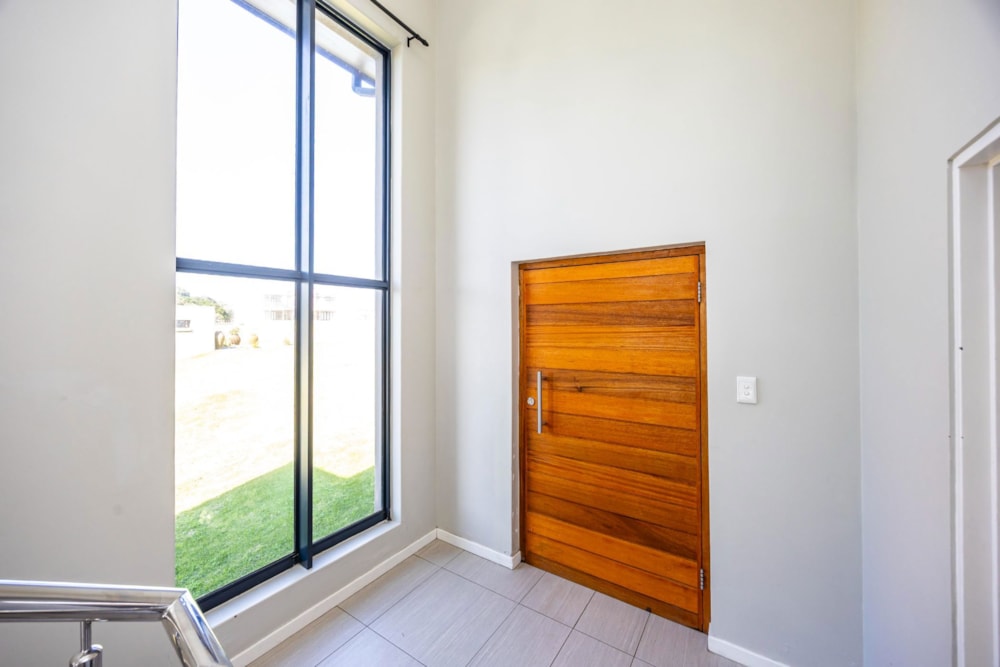 Double-storey house to rent in Glengariff - 1EZ1740126 Double-storey house to rent in Glengariff - 1EZ1740126