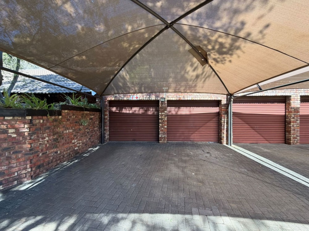 Townhouse for sale in Langenhovenpark - 1BX1750029 Townhouse for sale in Langenhovenpark - 1BX1750029