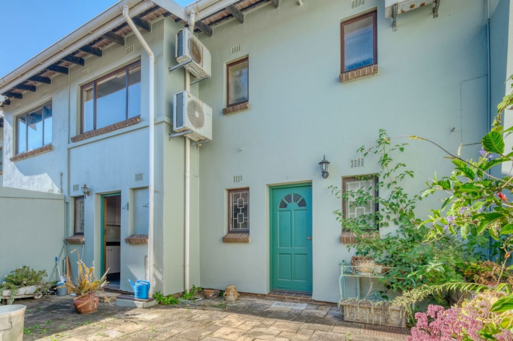 Townhouse for sale in Amanzimtoti - 1WB1748208 Townhouse for sale in Amanzimtoti - 1WB1748208