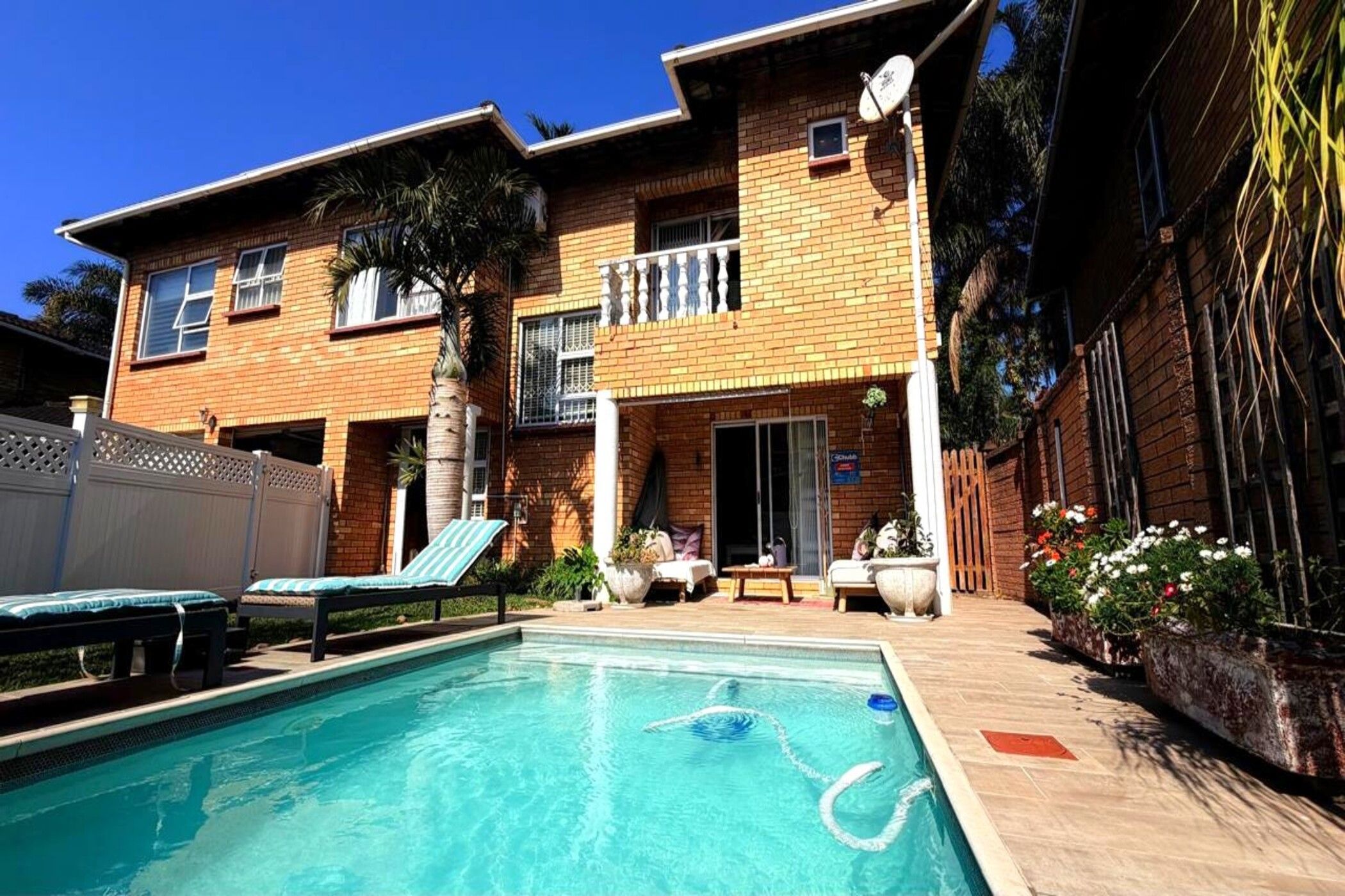 Townhouse for sale in Amanzimtoti - 1WB1750301