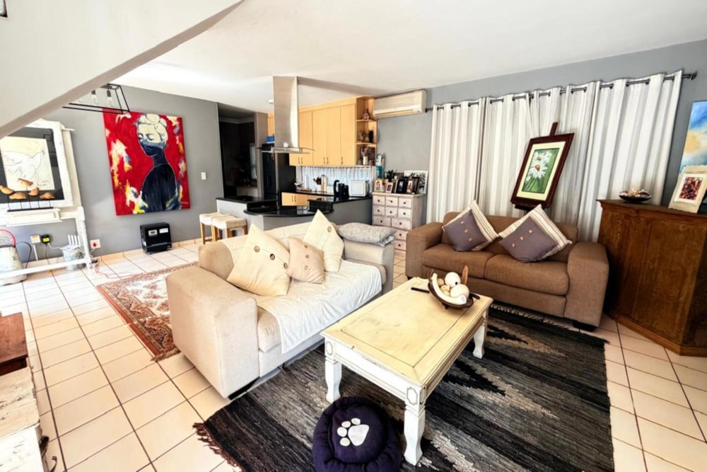 Townhouse for sale in Amanzimtoti - 1WB1750301