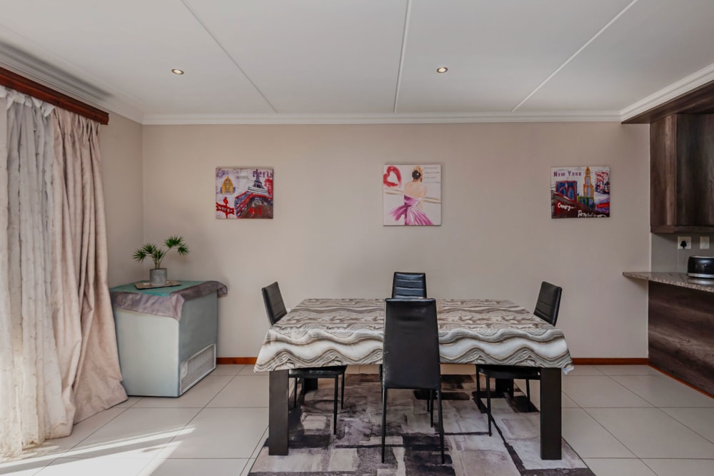 Townhouse for sale in Glen Marais - KTP1748121 Townhouse for sale in Glen Marais - KTP1748121