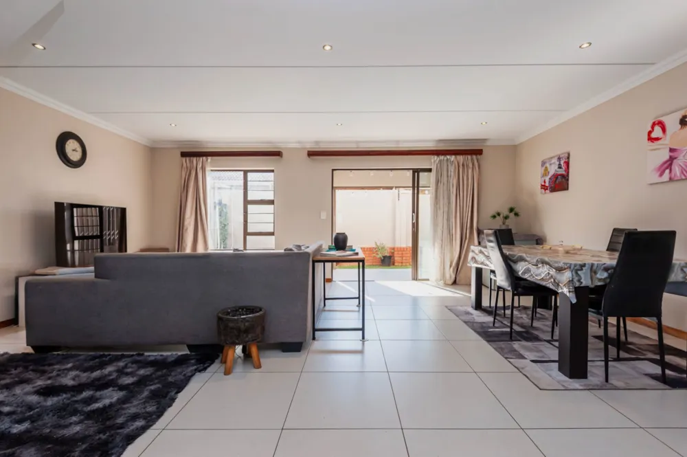 Townhouse for sale in Glen Marais - KTP1748121 Townhouse for sale in Glen Marais - KTP1748121
