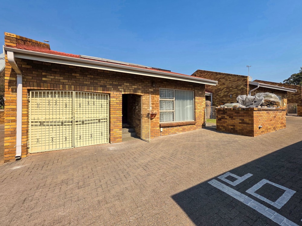 Townhouse for sale in Dalpark Ext 1 - 1BJ1748166