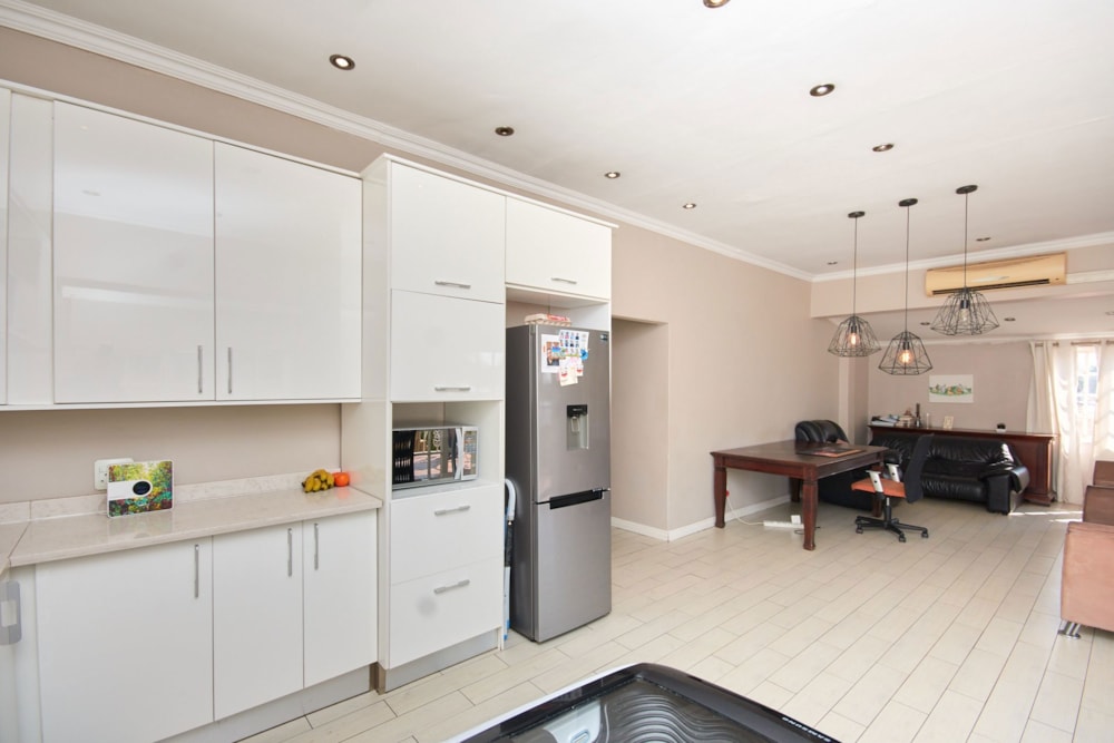 Apartment for sale in Florida, Roodepoort - RAN1748199