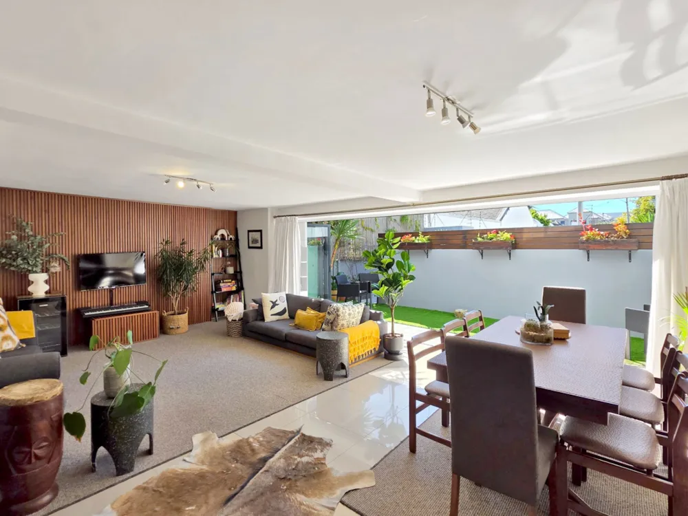 Apartment for sale in Sea Point - AS1748709 Apartment for sale in Sea Point - AS1748709