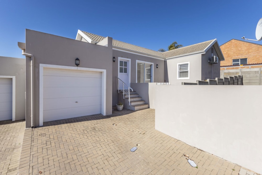 Townhouse for sale in Brackenfell South - 1BC1749150