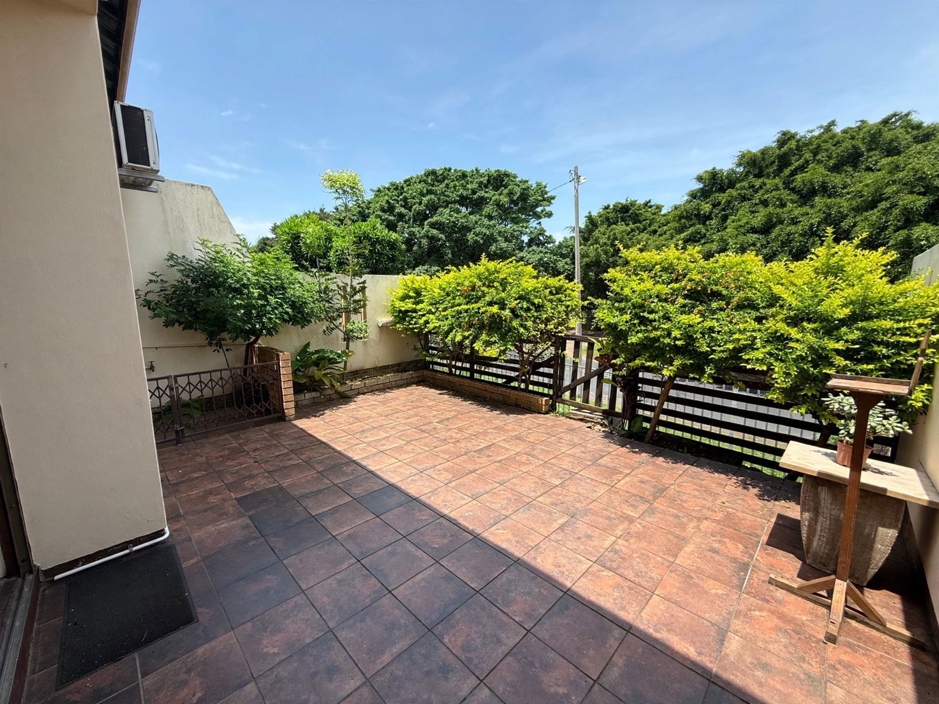 Townhouse to rent in Riverside, Durban North - 1ND1747195