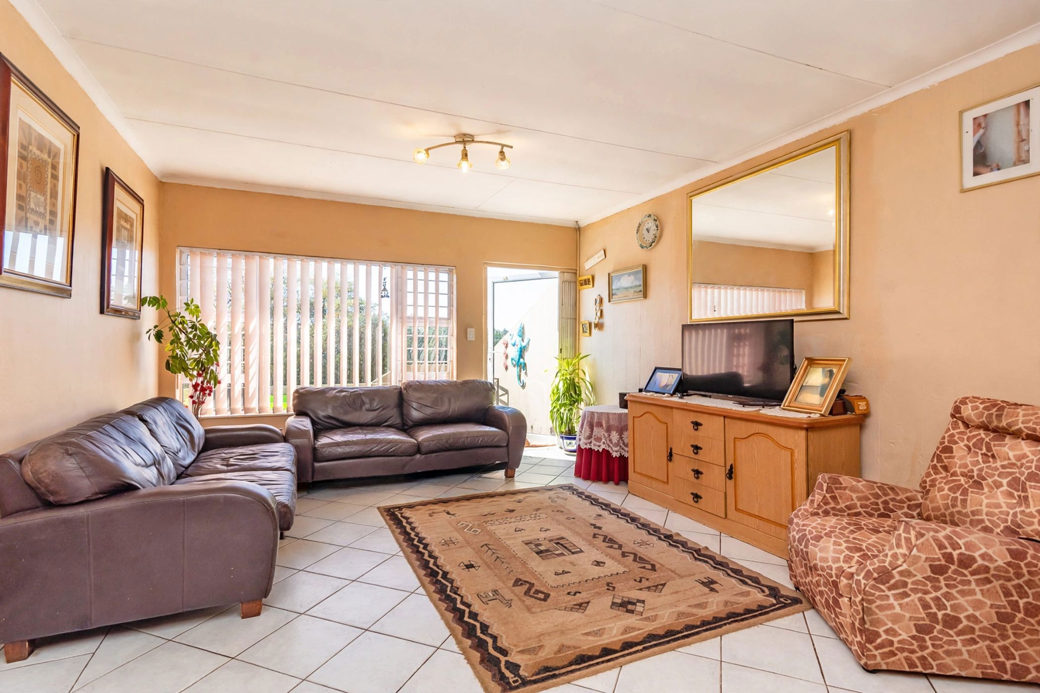 Townhouse for sale in Silverfields - 1KR1750355