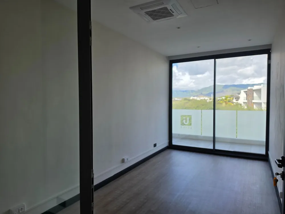 Commercial office to rent in Tamarin, Mauritius - MUR1749923