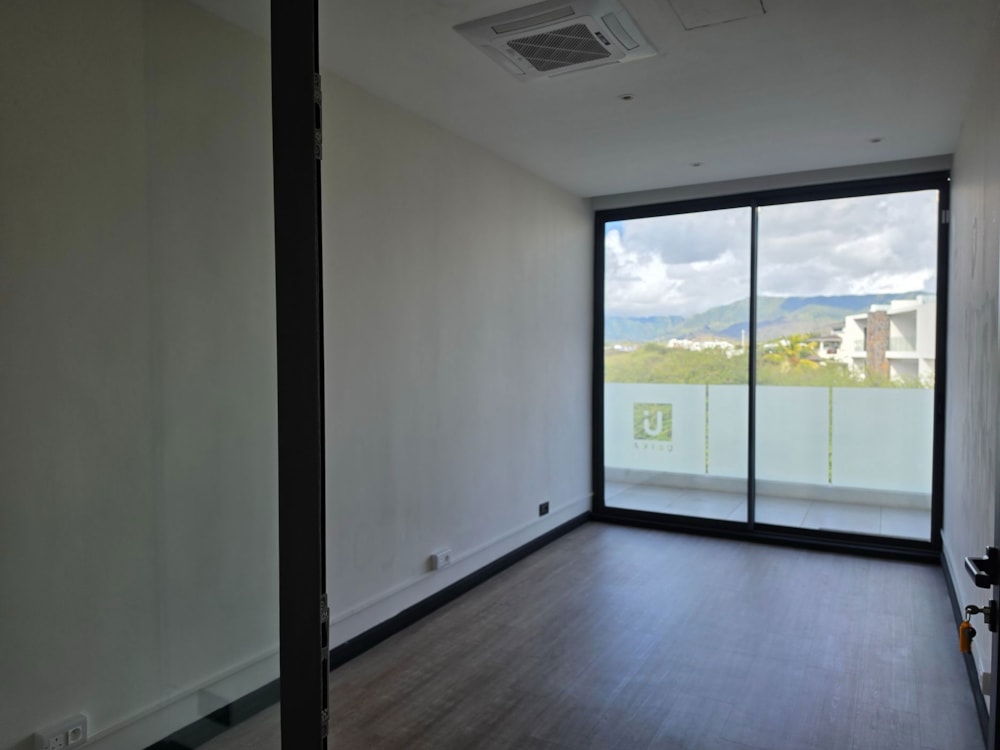 Commercial office to rent in Tamarin, Mauritius - MUR1749923