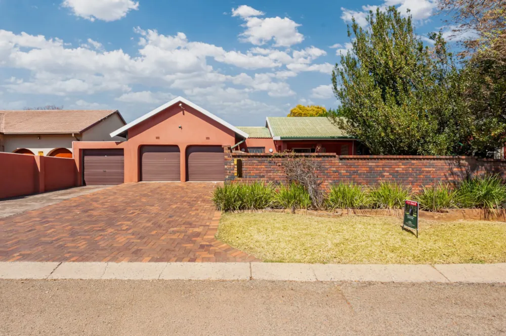 House for sale in Brackendowns - 1GV1749131 House for sale in Brackendowns - 1GV1749131
