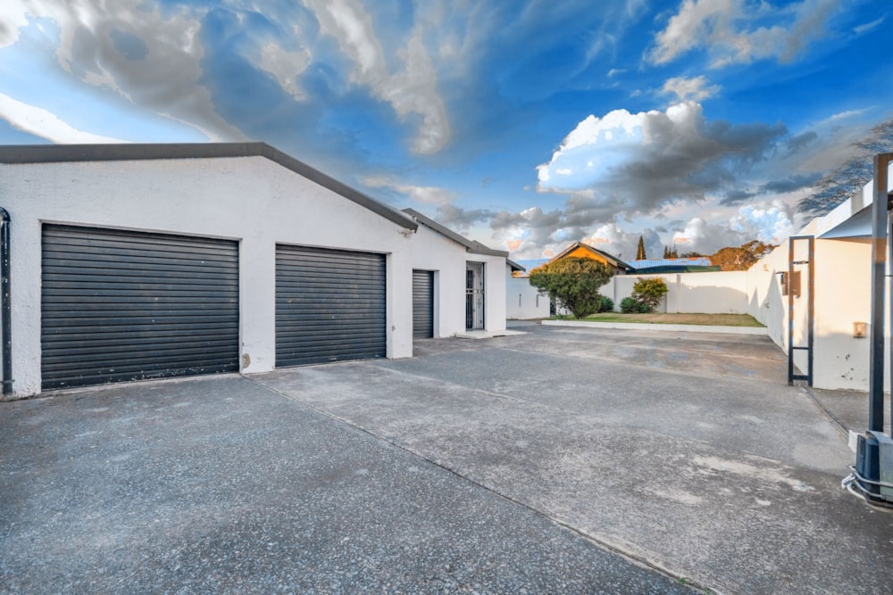 House for sale in Glen Marais - KTP1744960 House for sale in Glen Marais - KTP1744960