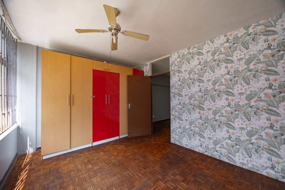 Bachelor apartment for sale in South Beach Durban - 1DBN1745627