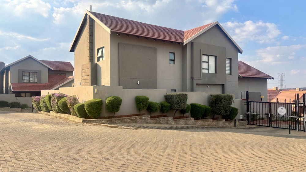 Townhouse for sale in Wild Olive Estate - 1BX1748486