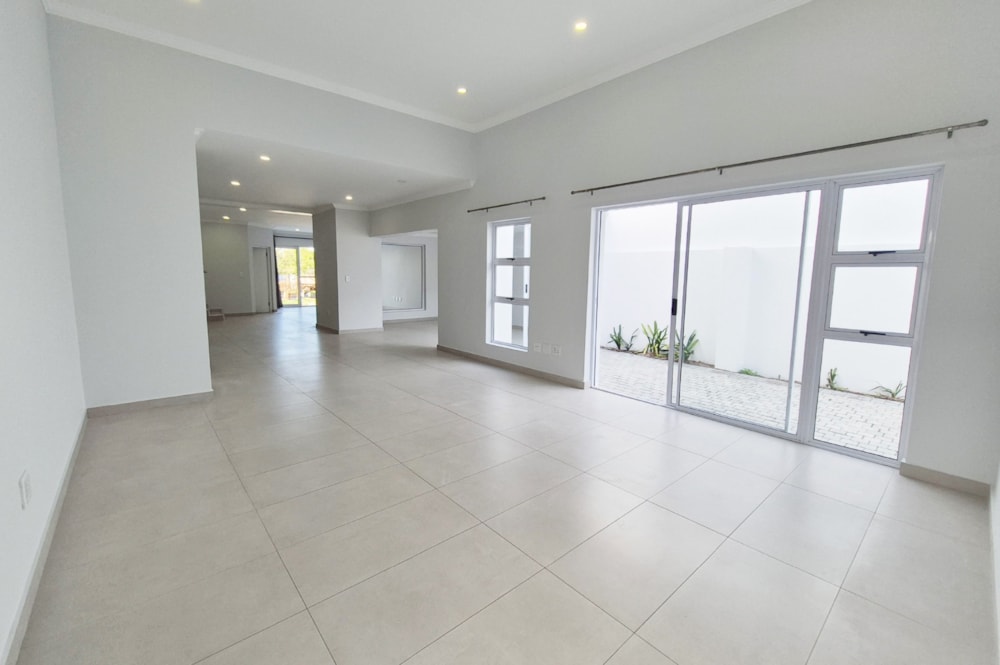 House for sale in Sandown, Blouberg - 1TV1748117