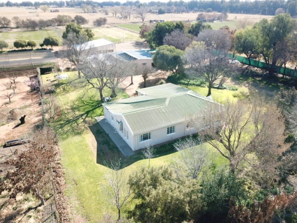 Smallholding for sale in Bains Vlei - 1BX1748127 Smallholding for sale in Bains Vlei - 1BX1748127