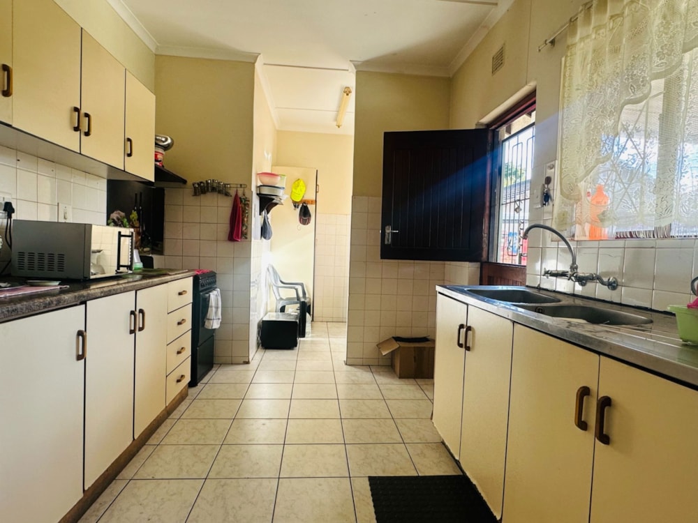 House to rent in Veldenvlei - 1RY1749100 House to rent in Veldenvlei - 1RY1749100