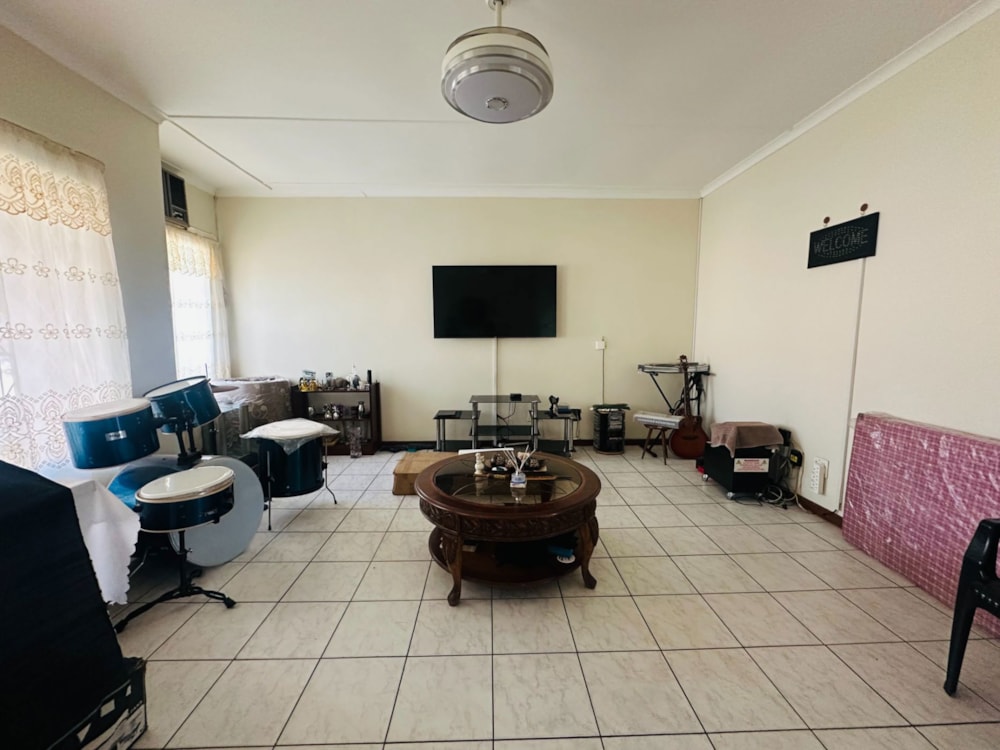 House to rent in Veldenvlei - 1RY1749100 House to rent in Veldenvlei - 1RY1749100