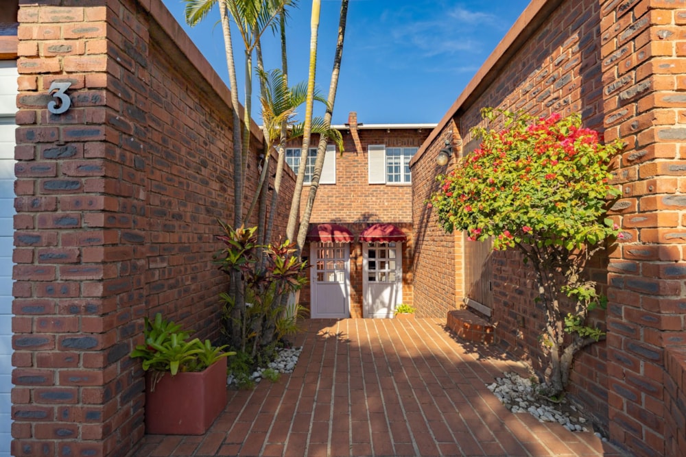 Townhouse for sale in Sherwood, Westville - 1WP1750037 Townhouse for sale in Sherwood, Westville - 1WP1750037