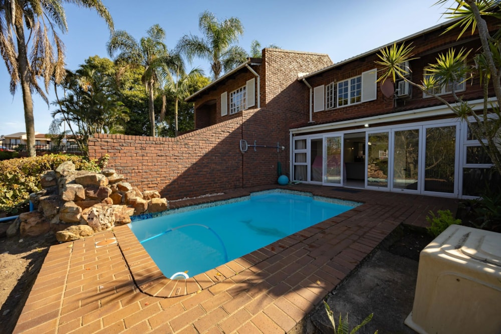 Townhouse for sale in Sherwood, Westville - 1WP1750037 Townhouse for sale in Sherwood, Westville - 1WP1750037