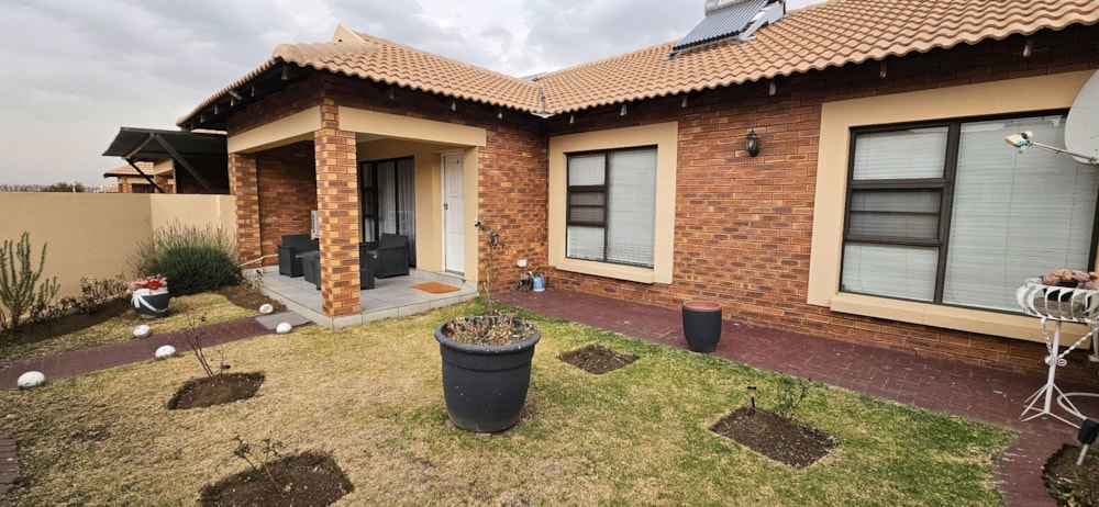 Townhouse for sale in Helderwyk Estate - 1BJ1748512