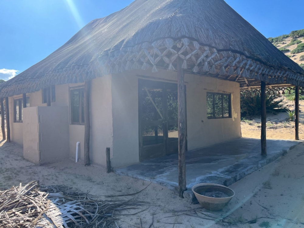 Beach bungalow for sale in Dongane, Mozambique - 3MQ1684325 Beach bungalow for sale in Dongane, Mozambique - 3MQ1684325