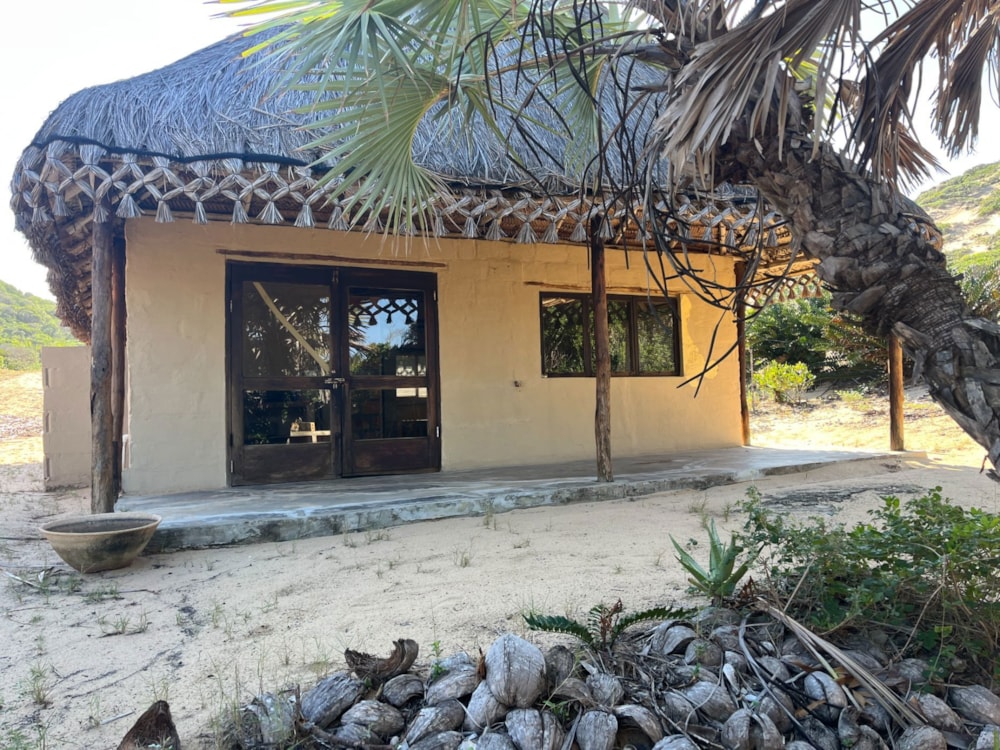 Beach bungalow for sale in Dongane, Mozambique - 3MQ1684325 Beach bungalow for sale in Dongane, Mozambique - 3MQ1684325
