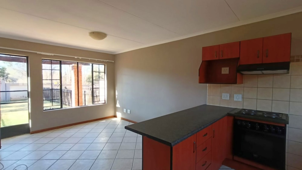 Townhouse to rent in Hillside, Bloemfontein - 1BX1750260 Townhouse to rent in Hillside, Bloemfontein - 1BX1750260