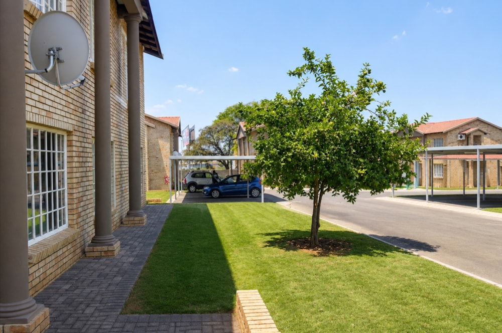 Apartment to rent in Waterval East - 1RU1638322 Apartment to rent in Waterval East - 1RU1638322