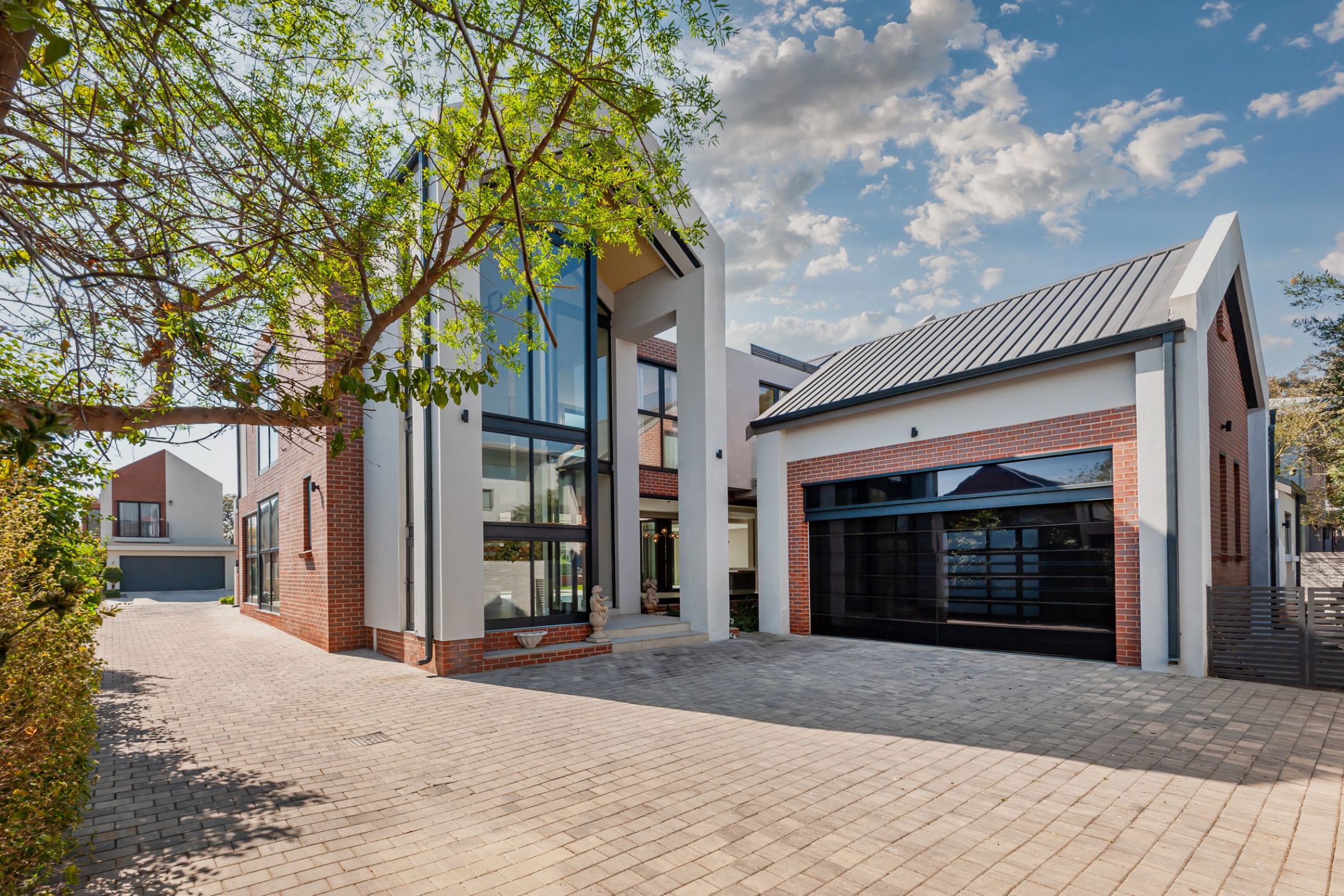 House to rent in Neighbourhood Estate - BWL1749206