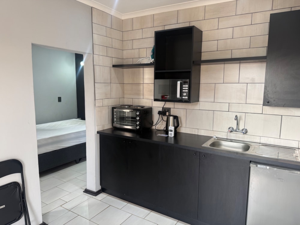 Bachelor apartment to rent in Hadison Park  - 1KJ1750427