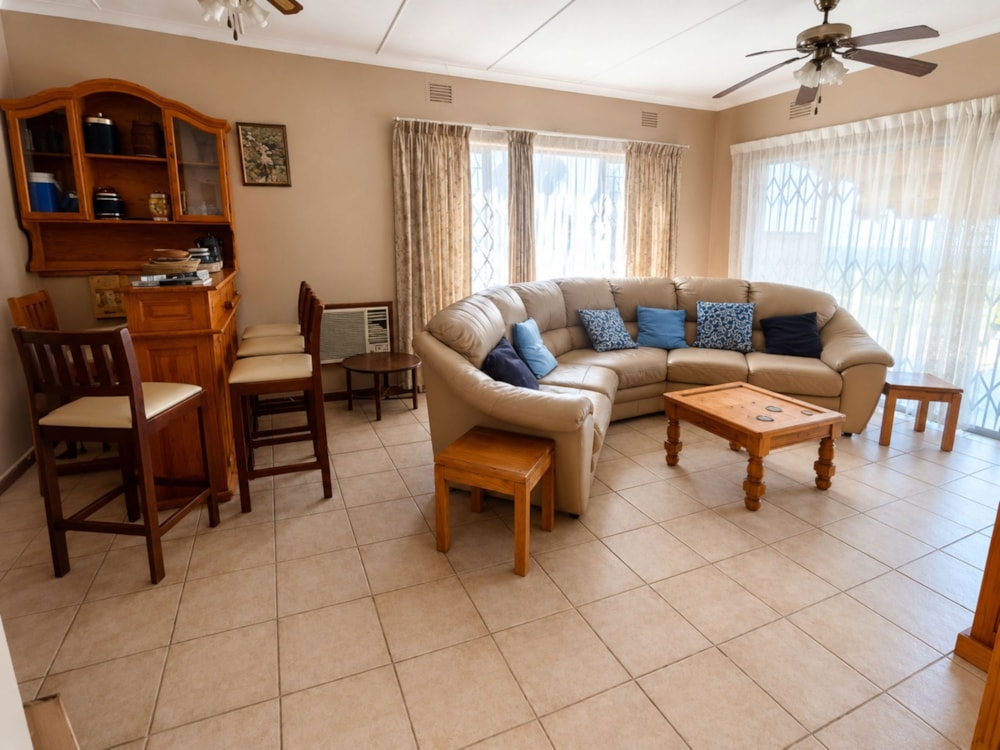 House for sale in Sunwich Port, Port Shepstone - 1PSH1749039 House for sale in Sunwich Port, Port Shepstone - 1PSH1749039