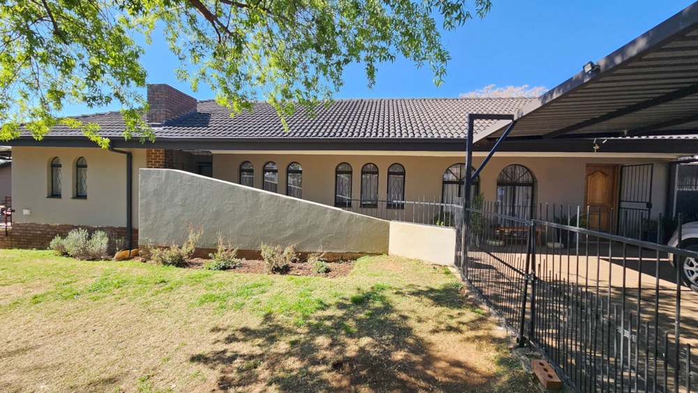 House for sale in Uitsig, Bloemfontein - 1BX1748027 House for sale in Uitsig, Bloemfontein - 1BX1748027