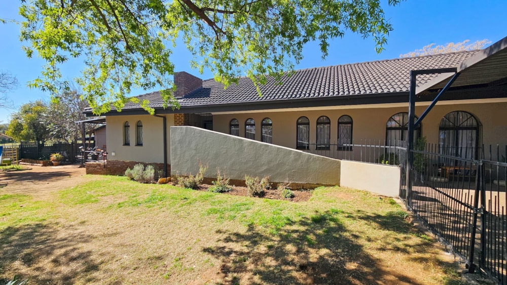 House for sale in Uitsig, Bloemfontein - 1BX1748027 House for sale in Uitsig, Bloemfontein - 1BX1748027