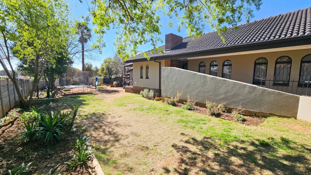 House for sale in Uitsig, Bloemfontein - 1BX1748027 House for sale in Uitsig, Bloemfontein - 1BX1748027