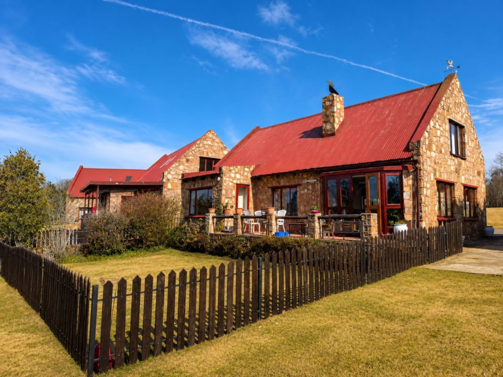 Security complex home for sale in Dullstroom - 1DS1750317