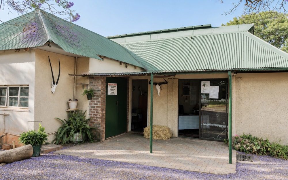 Smallholding for sale in Kroondal - 1RU1686105 Smallholding for sale in Kroondal - 1RU1686105
