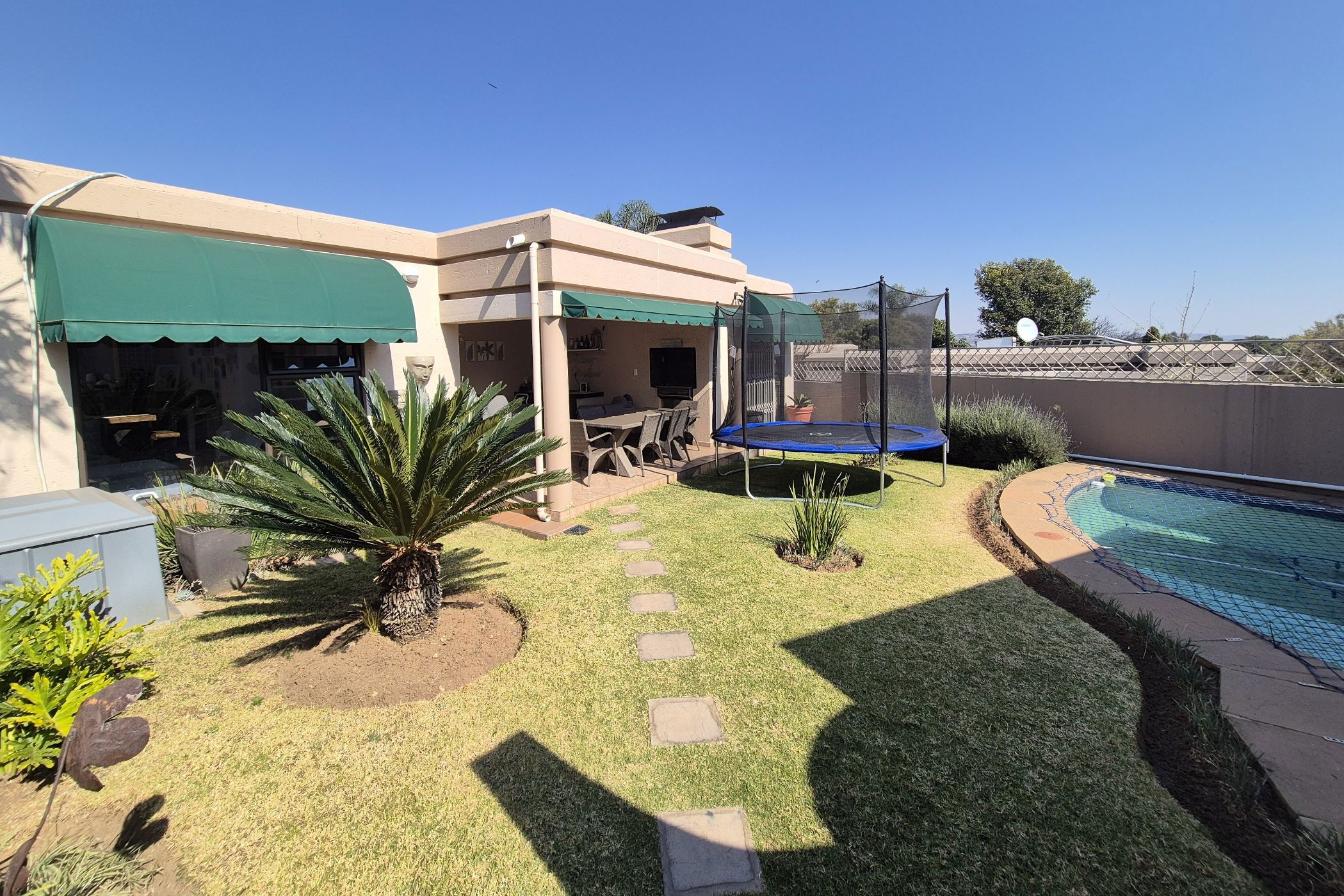 Cluster to rent in Radiokop - RAL1749643