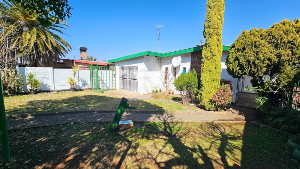 House for sale in Uitsig, Bloemfontein - 1BX1749094 House for sale in Uitsig, Bloemfontein - 1BX1749094
