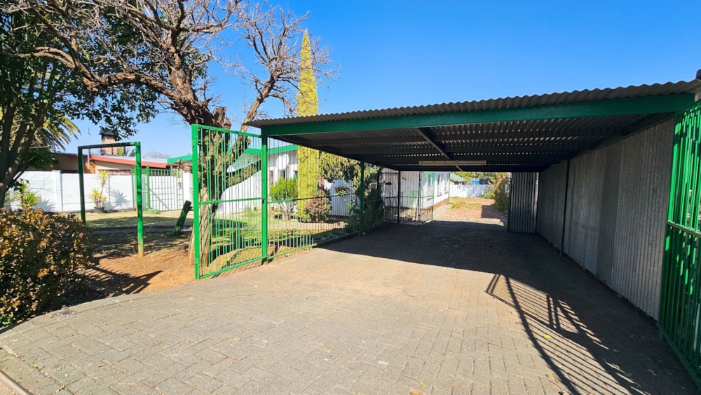 House for sale in Uitsig, Bloemfontein - 1BX1749094 House for sale in Uitsig, Bloemfontein - 1BX1749094