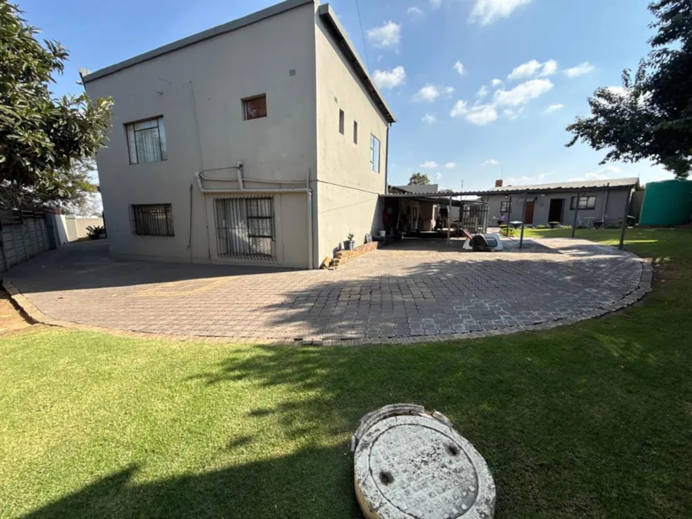 Bed & breakfast for sale in Klipfontein , Witbank, eMalahleni - 1WD1698142